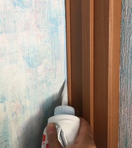 カラーの壁紙の補修に使えるテクニックを職人が解説しました 香川県観音寺市 三豊市の壁紙 クロス 床張替えや内装リフォーム料金はr Life